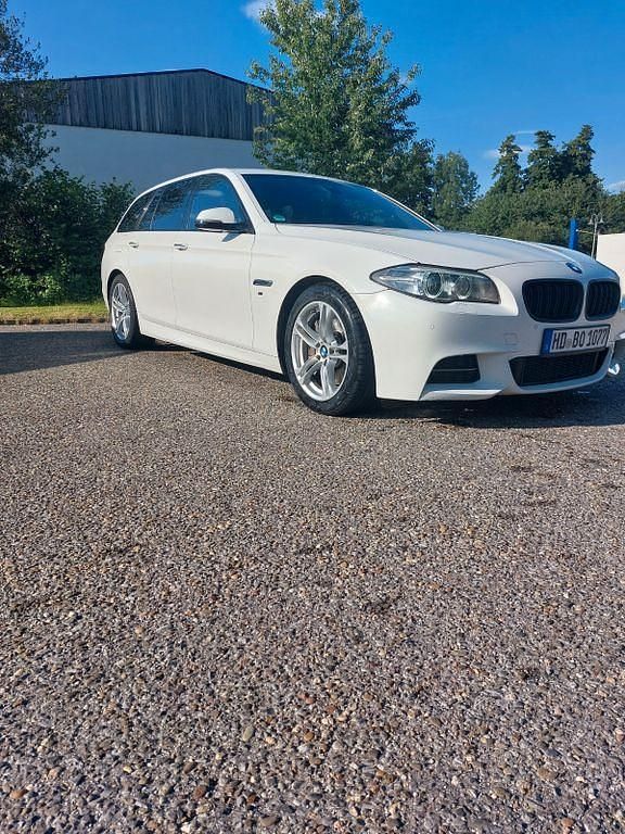 Weiß Gebraucht 2015 BMW 530 M Sport Kombi | 14.200 € (Fairer Preis) - Bild 1/4