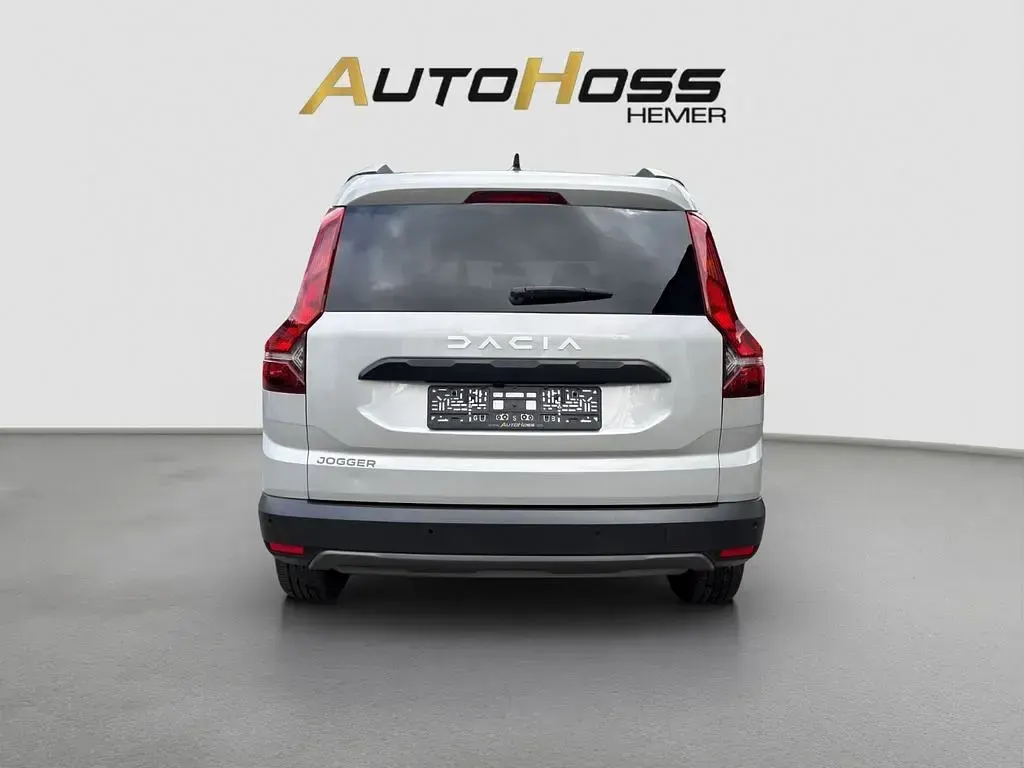 Usata Dacia Jogger Extreme 110 CV (80 kW) 2023 Grigio Monovolume