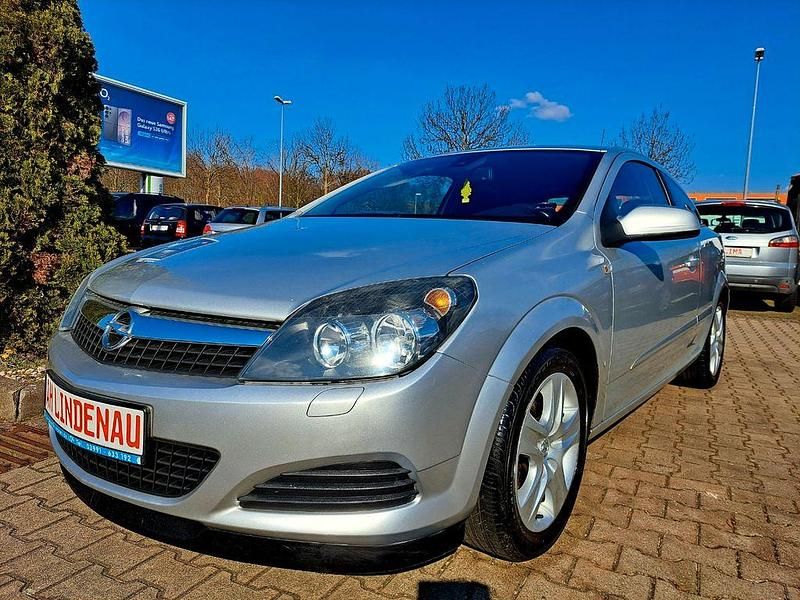 Gebraucht Opel Astra GTC 90 PS (66 kW) 2009 Silber