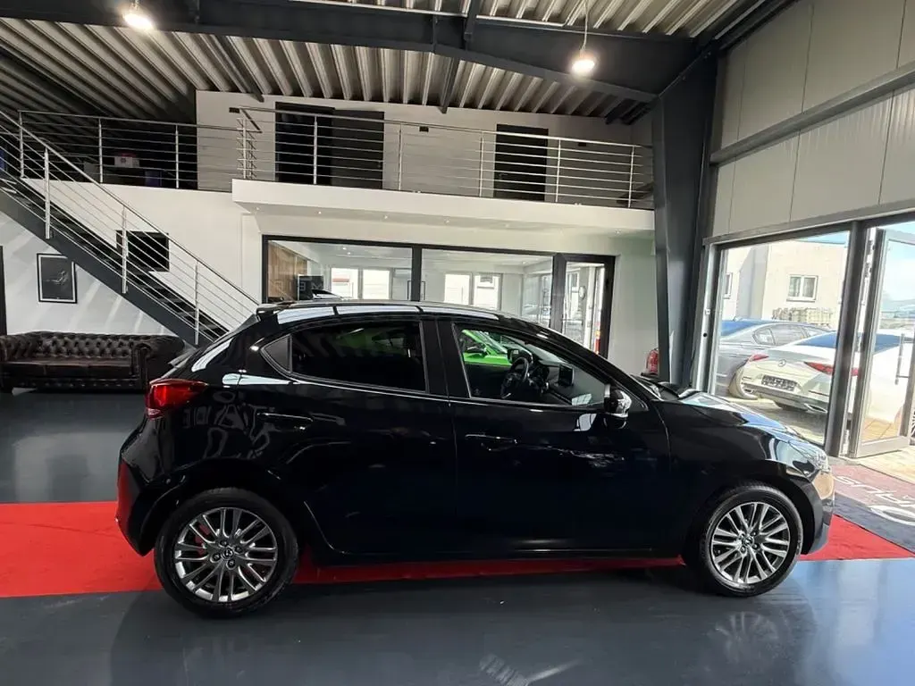 Gebraucht Mazda 2 Sports-Line 116 PS (85 kW) 2022 Schwarz Limousine