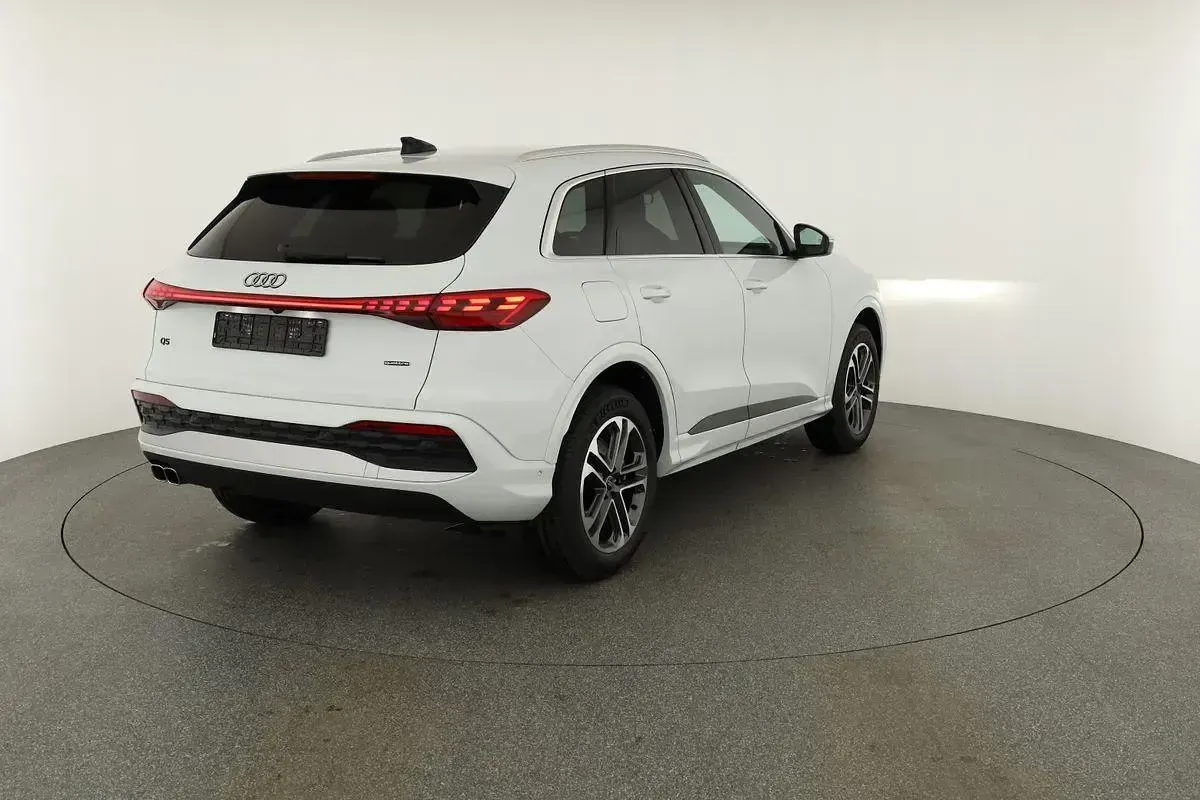 Neu Audi Q5 Ambiente 204 PS (150 kW) 2026 Gletscherweiß metallic SUV