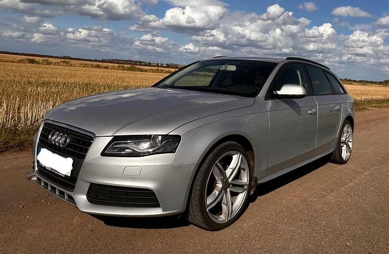 Silber Gebraucht 2011 Audi A4 Kombi | 4.999 € (Superpreis) - Bild 1/4