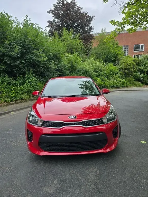 Gebraucht Kia Rio Edition 7 84 PS (61 kW) 2018 Rot Limousine
