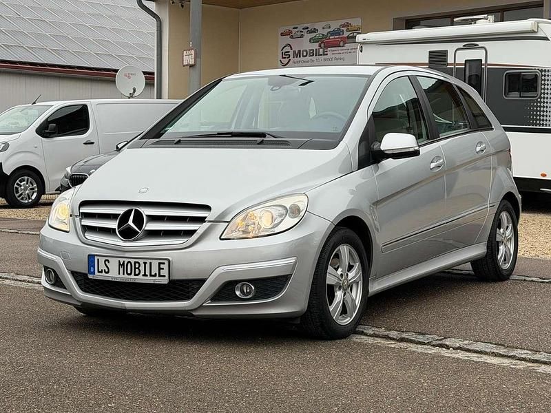 Silber Gebraucht 2009 Mercedes B200 Van / Kleinbus | 4.900 € (Fairer Preis) - Bild 1/4