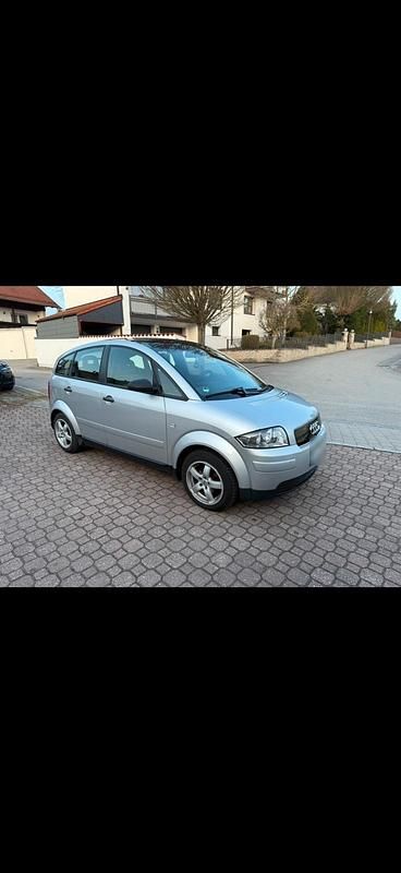 Second-hand Audi A2 75 CP (55 kW) 2001 Argintiu Hatchback