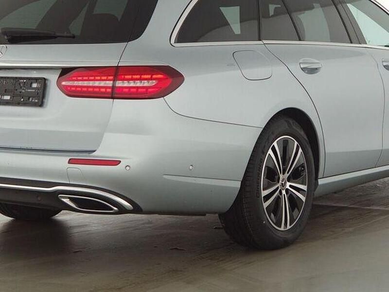 Gebraucht Mercedes E200 160 PS (117 kW) 2023 Hightechsilber  metalliclac Kombi