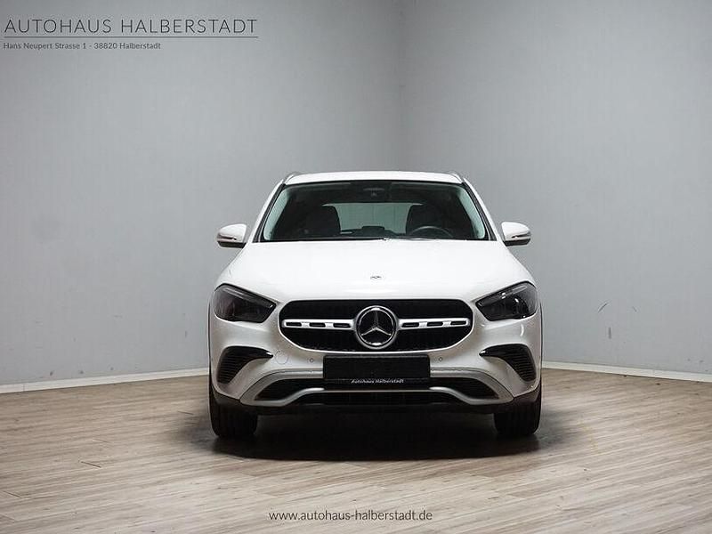 Gebraucht Mercedes GLA220 190 PS (139 kW) 2025 Weiss SUV