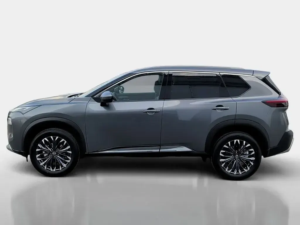 Neu Nissan X-Trail Tekna 163 PS (119 kW) 2026 Grau SUV