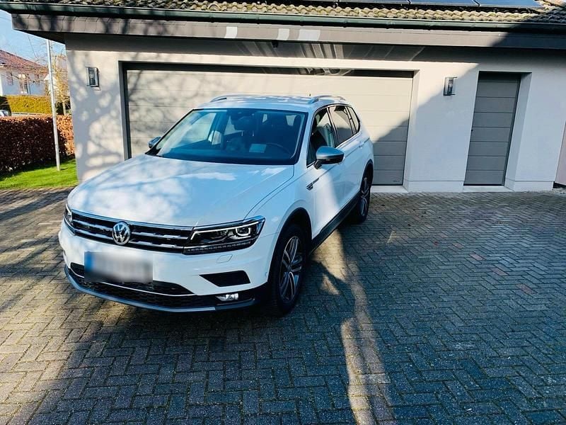 Gebraucht VW Tiguan Allspace Highline 200 PS (147 kW) 2021 Weiß SUV