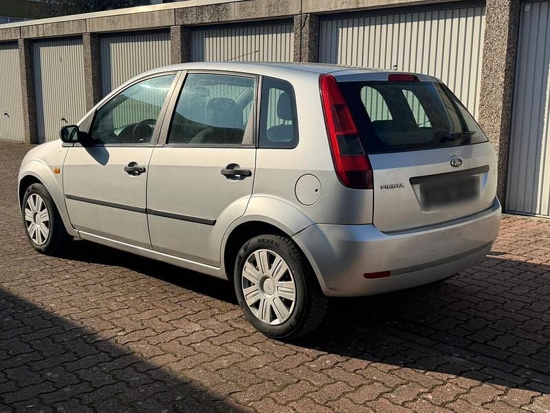 Gebraucht Ford Fiesta 80 PS (58 kW) 2003 Grau Kleinwagen