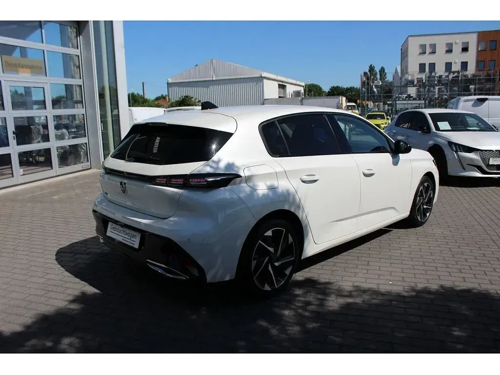 Gebraucht Peugeot 308 Allure 131 PS (96 kW) 2022 Weiß Limousine