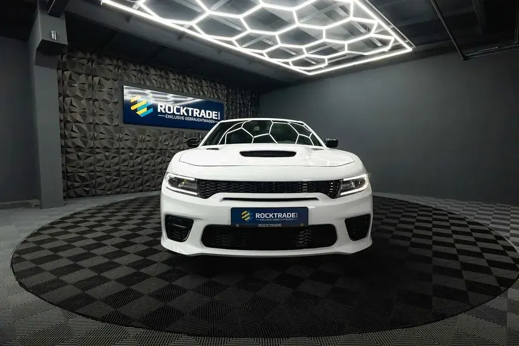 Gebraucht Dodge Charger 305 PS (224 kW) 2022 Weiß Limousine