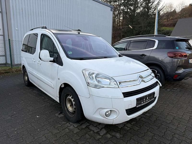 Lack weiss banquise/deckende Gebraucht 2011 Citroën Berlingo Exclusive Van / Kleinbus | 2.699 € (Superpreis) - Bild 1/4