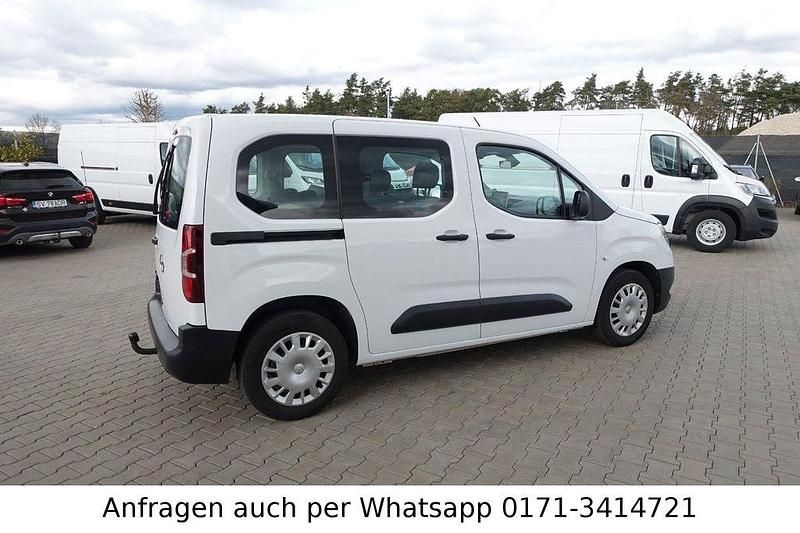 Gebraucht Opel Combo Life 102 PS (75 kW) 2022 Weiß Van / Kleinbus