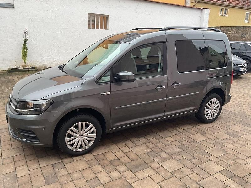 Gebraucht VW Caddy Trendline 131 PS (96 kW) 2018 Grau Van / Kleinbus