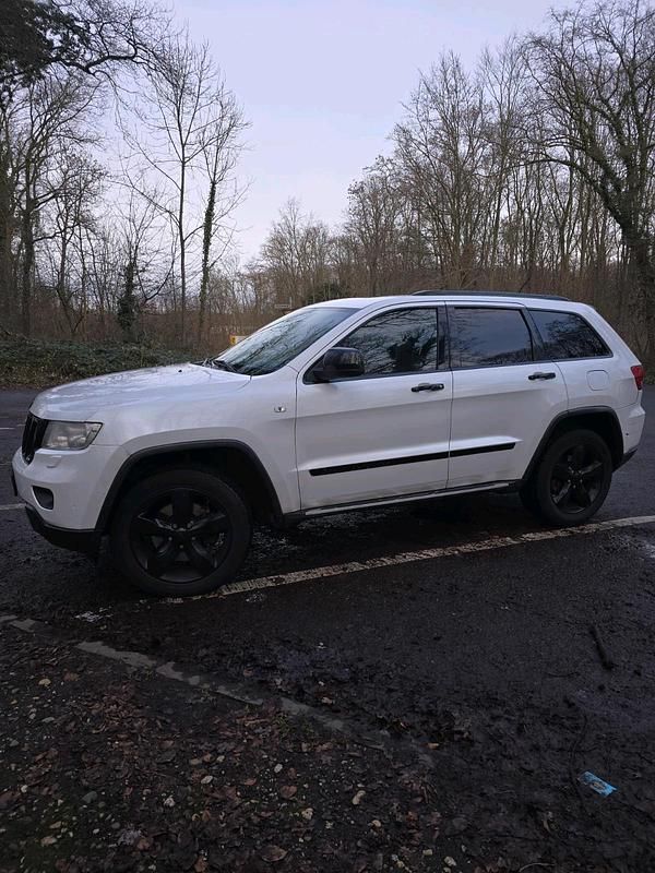 Weiß Gebraucht 2011 Jeep Grand Cherokee SUV | 5.300 € (Superpreis) - Bild 1/4
