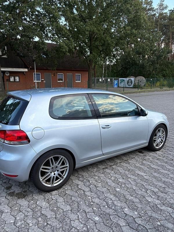 Second-hand VW Golf 110 CP (80 kW) 2009 Argintiu Coupe