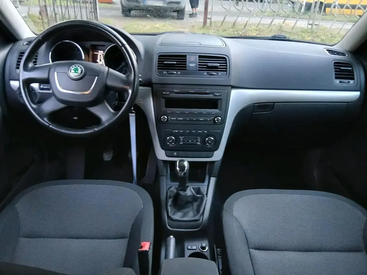 Gebraucht Skoda Yeti 122 PS (89 kW) 2011 Schwarz SUV