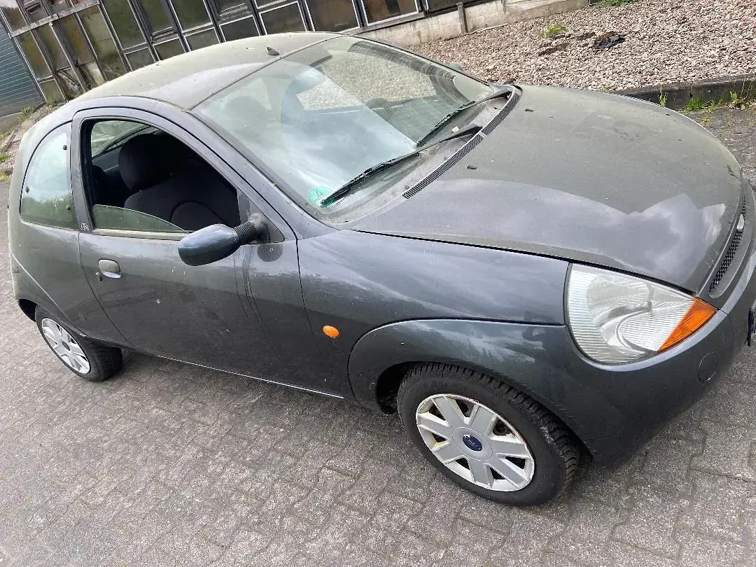 Używany Ford Ka 70 KM (51 kW) 2008 Szary Hatchback