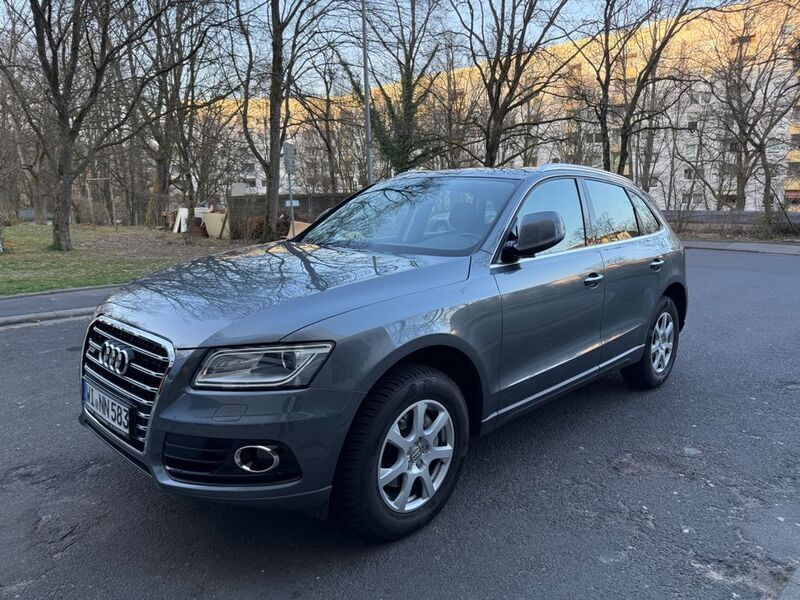 Grau Gebraucht 2015 Audi Q5 Sport SUV | 21.000 € (Etwas zu teuer) - Bild 1/4
