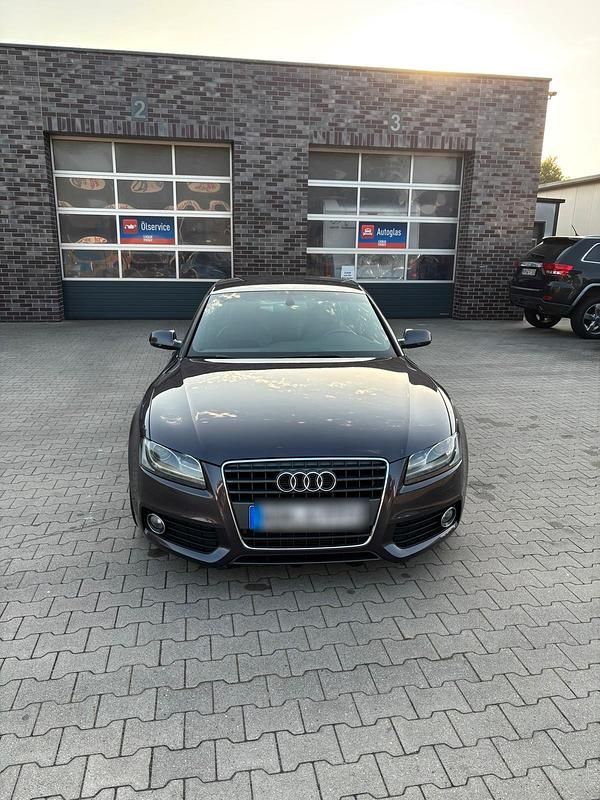Grau Gebraucht 2010 Audi A5 S-Line Coupé | 10.990 € (Etwas zu teuer) - Bild 1/4