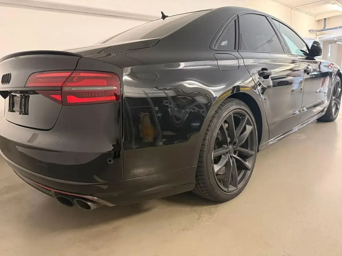 Gebraucht Audi S8 plus Comfort 605 PS (444 kW) 2017 Schwarz Limousine
