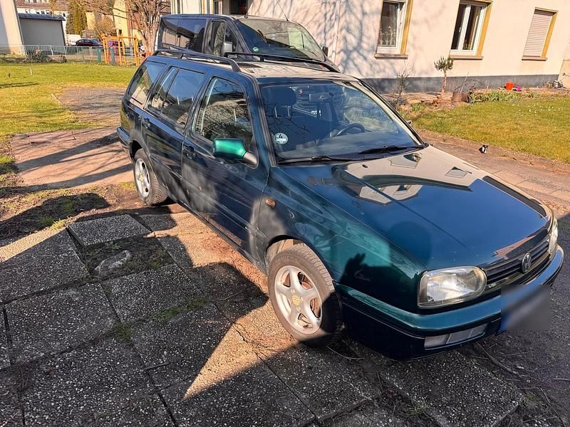 Gebraucht VW Golf III 75 PS (55 kW) 1998 Grün Kombi