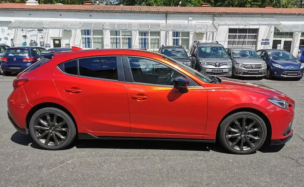 Gebraucht Mazda 3 Nakama 150 PS (110 kW) 2016 Rot Limousine