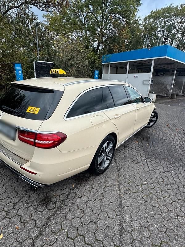 Gelb Gebraucht 2019 Mercedes E200 Kombi | 7.500 € (Superpreis) - Bild 1/4
