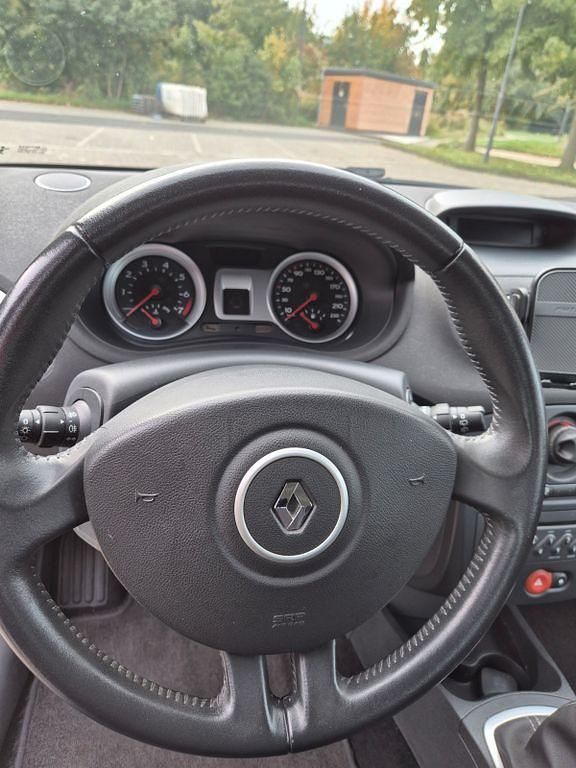 Gebraucht Renault Clio II Authentique 65 PS (47 kW) 2006 Violett Limousine