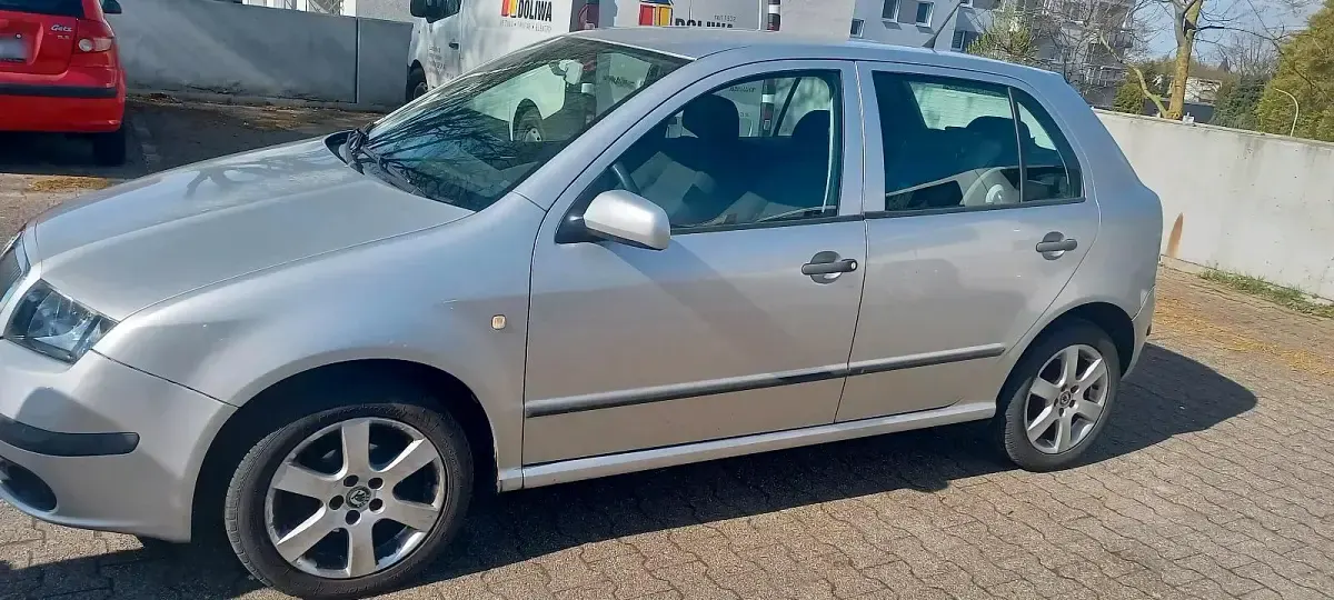 Gebraucht Skoda Fabia 64 PS (47 kW) 2005 Silber Limousine