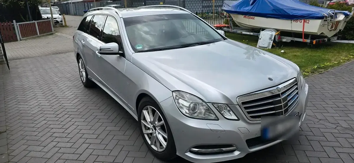 Gebraucht Mercedes E250 Avantgarde 204 PS (150 kW) 2011 Silber Kombi