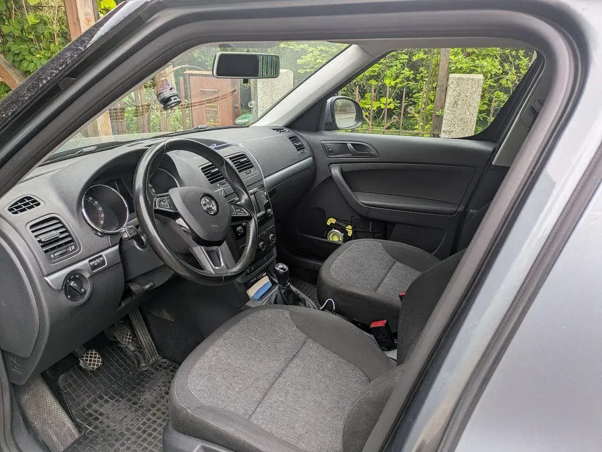 Gebraucht Skoda Yeti Cool Edition 110 PS (80 kW) 2016 Grau SUV