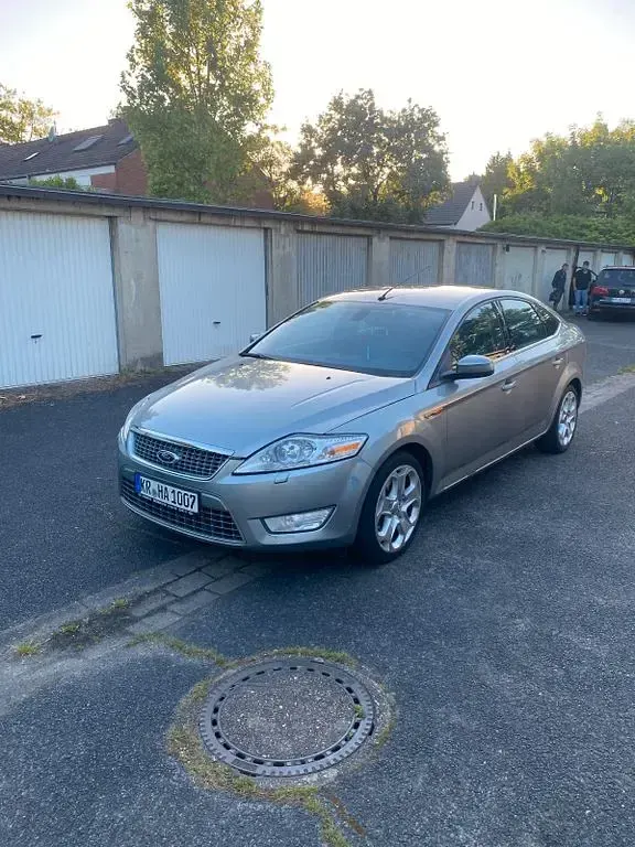 Gebraucht Ford Mondeo Titanium 160 PS (117 kW) 2009 Silber Limousine