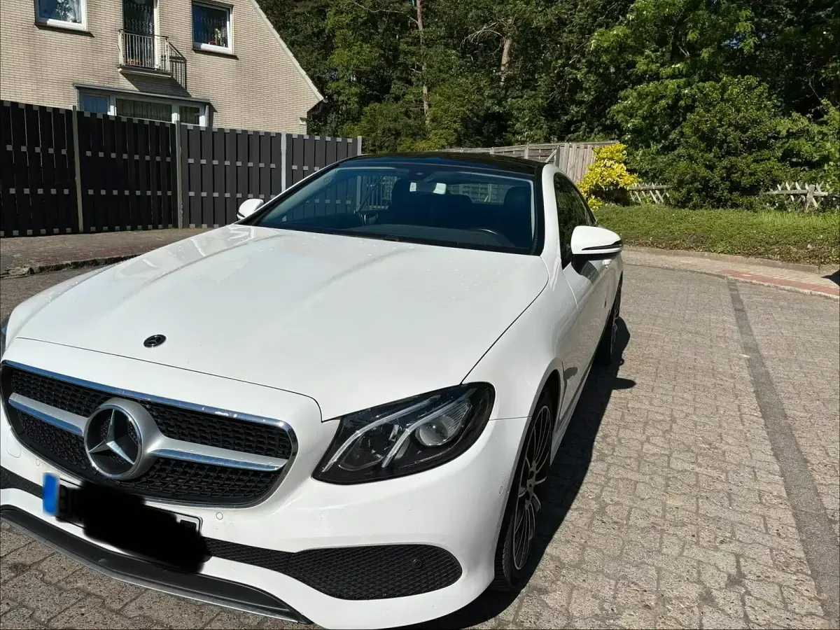 Gebraucht Mercedes E200 184 PS (135 kW) 2017 Weiß Coupé