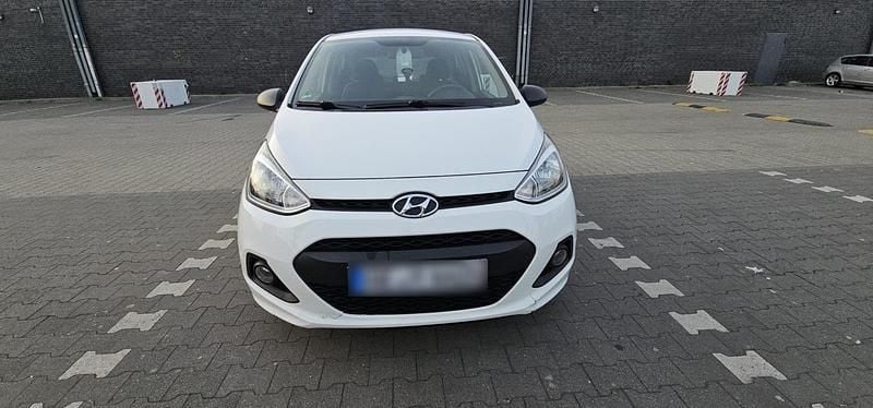 Gebraucht Hyundai i10 69 PS (50 kW) 2014 Weiß Kleinwagen