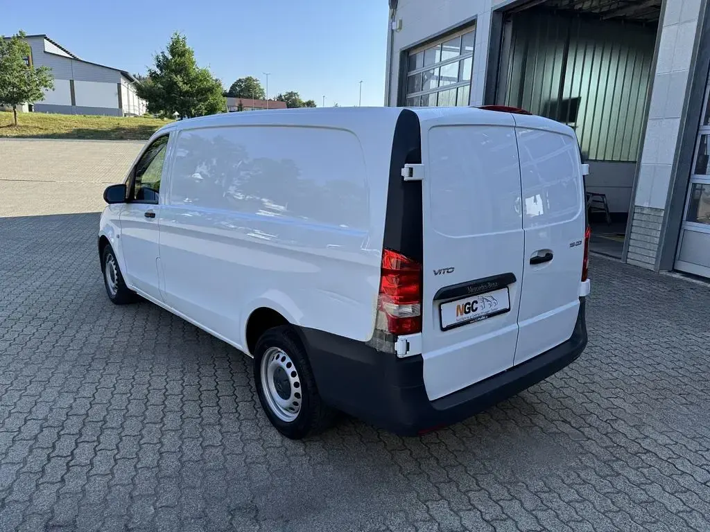 Gebraucht Mercedes Vito 163 PS (119 kW) 2023 Weiß Van