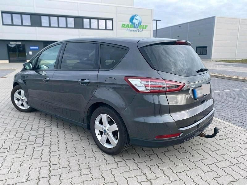 Gebraucht Ford S-MAX Titanium 150 PS (110 kW) 2016 Grau Van / Kleinbus