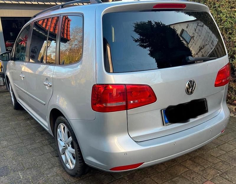 Gebraucht VW Touran 140 PS (102 kW) 2012 Silber Van / Kleinbus