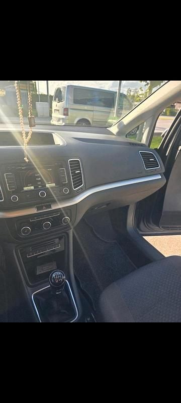 Gebraucht VW Sharan 140 PS (102 kW) 2014 Silber Van / Kleinbus