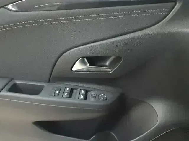 Usado Opel Corsa 101 HP (74 kW) 2024 Preto Citadino