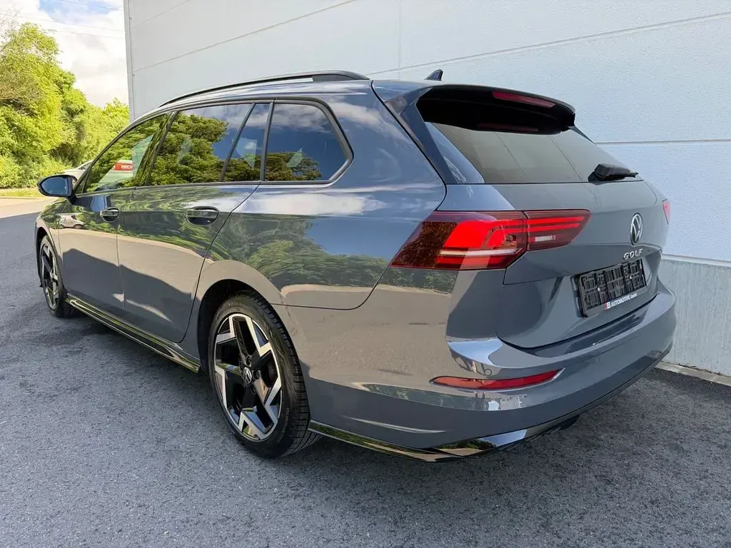 Gebraucht VW Golf VIII Sport 150 PS (110 kW) 2025 Delfingrau Kombi
