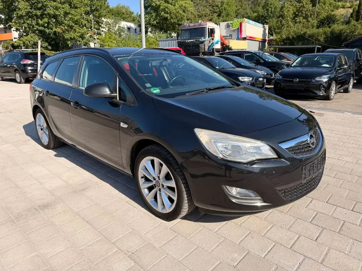 Gebraucht Opel Astra Design Edition 165 PS (121 kW) 2012 Schwarz Kombi