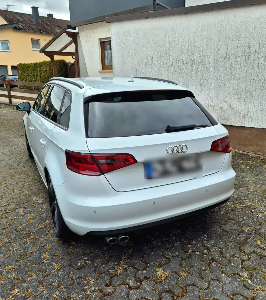 Używany Audi A3 S-Line 150 KM (110 kW) 2013 Biały Sedan/Limuzyna