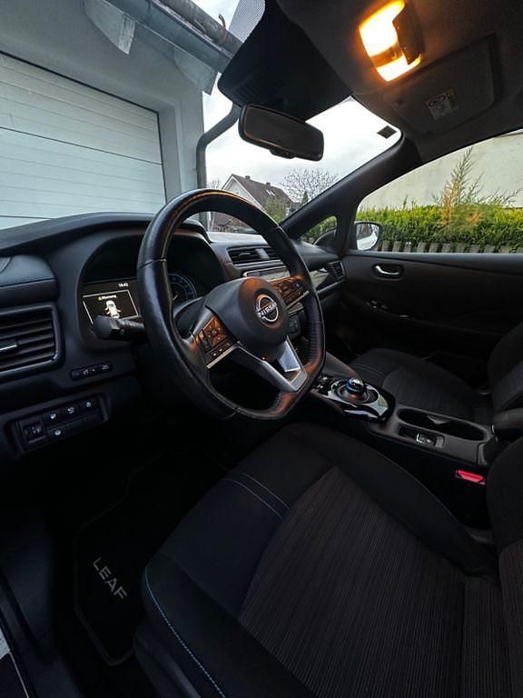 Gebraucht Nissan Leaf N-Connecta 110 kW (150 PS) 2022 Weiß Kleinwagen