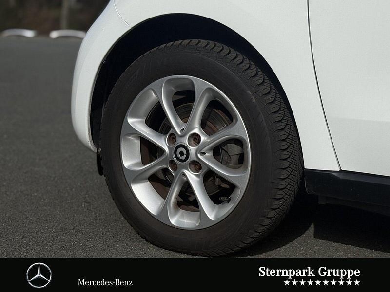 Gebraucht Smart ForFour Electric Drive Passion 60 kW (82 PS) 2018 Weiß Kleinwagen