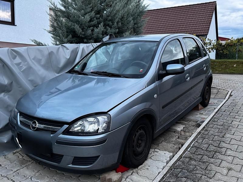 Silber Gebraucht 2005 Opel Corsa Kleinwagen | 650 € - Bild 1/4