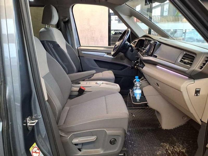 Gebraucht VW Multivan Life 218 PS (160 kW) 2023 Indiumgrau metallic Van