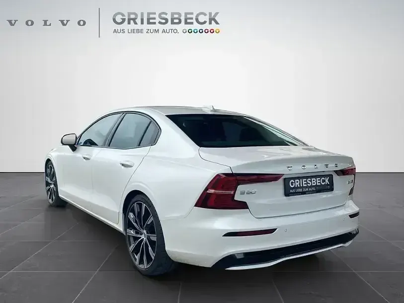 Gebraucht Volvo S60 Ultimate 250 PS (183 kW) 2023 Crystalweiss perleffekt (metallic) Limousine