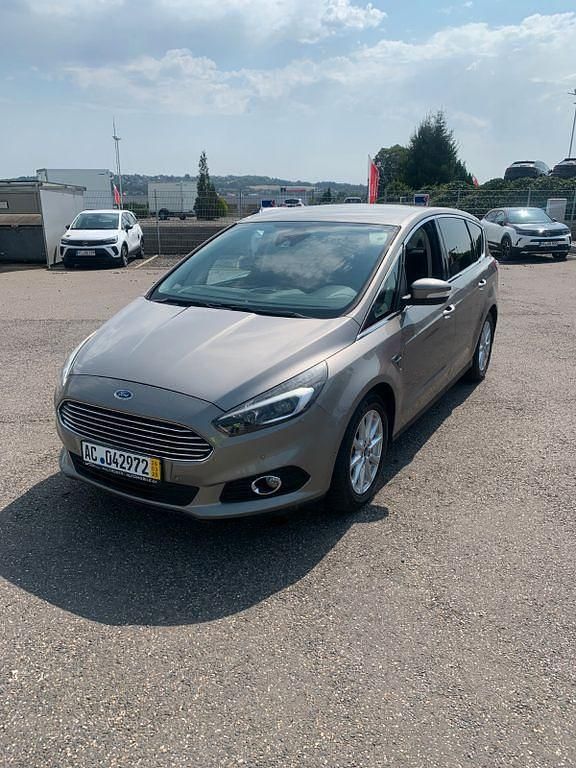 Gebraucht 2016 Ford S-MAX Business Edition Van / Kleinbus | 8.999 € (Superpreis) - Bild 1/4